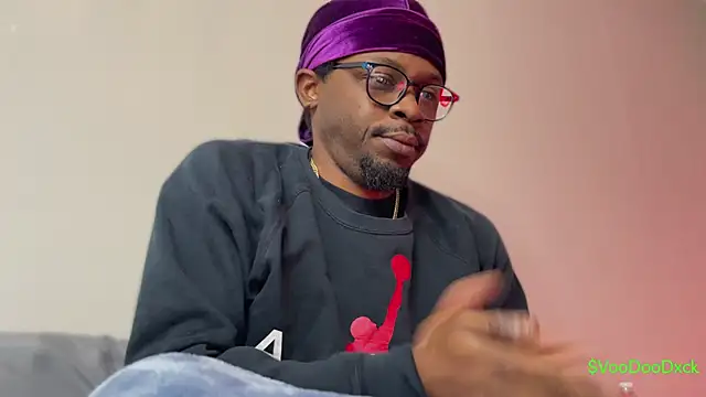 Snapshot of MobyDxck chatting on December 15, 2025, 7:31 pm MobyDxck online show from December 15, 2025, 7:31 pm