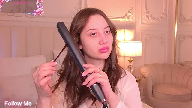 Snapshot of MaryReel chatting on November 29, 2025, 10:37 am MaryReel online show from November 29, 2025, 10:37 am