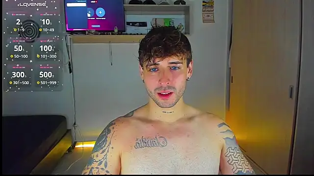 Snapshot of Ares_blue chatting on February 18, 2026, 1:14 am Ares blue online show from February 18, 2026, 1:14 am