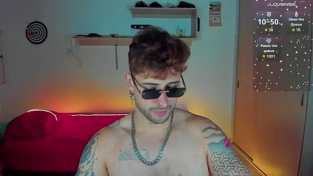 Snapshot of Ares_blue chatting on January 16, 2026, 12:31 pm Ares blue online show from January 16, 2026, 12:31 pm