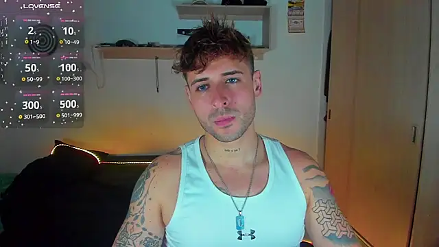 Snapshot of Ares_blue chatting on January 9, 2026, 11:17 am Ares blue online show from January 9, 2026, 11:17 am