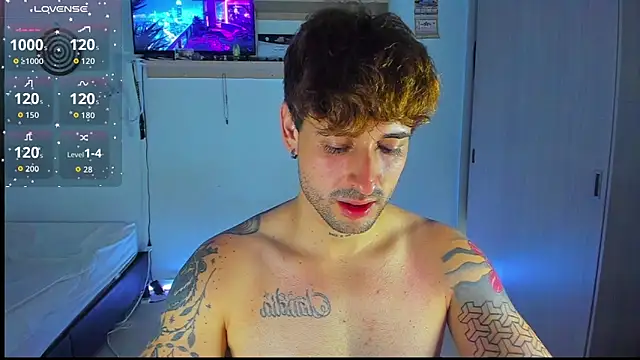 Snapshot of Ares_blue chatting on February 22, 2026, 12:35 am Ares blue online show from February 22, 2026, 12:35 am