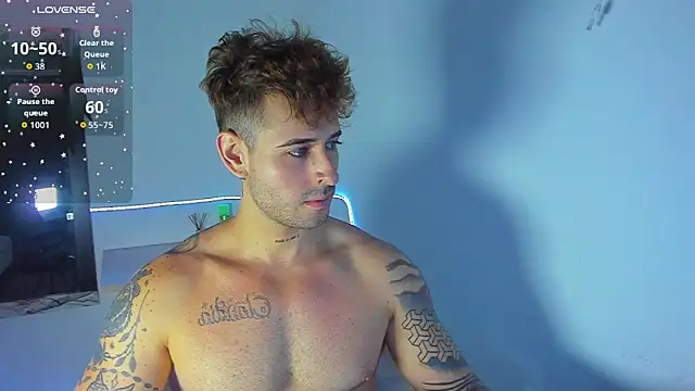 Snapshot of Ares_blue chatting on October 11, 2025, 1:45 pm Ares blue online show from October 11, 2025, 1:45 pm