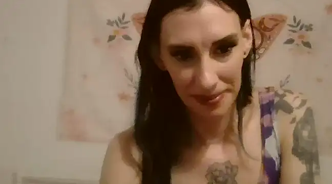 averietheangel online show from February 25, 2025, 9:15 pm