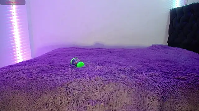 Laurenkenner  online show from October 21, 2025, 6:51 pm