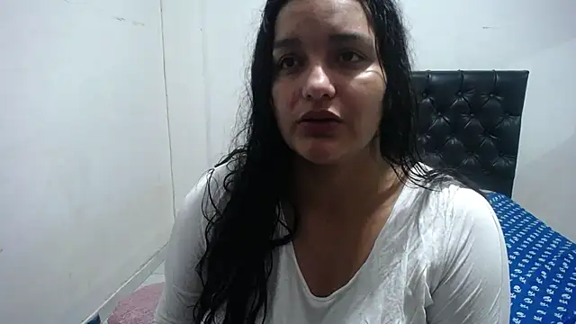 Laurenkenner  online show from December 13, 2025, 8:04 pm