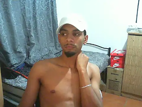 29YOURZ 28  online show from December 18, 2025, 8:01 pm