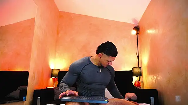 Snapshot of MassimoWalton2 chatting on May 30, 2026, 4:30 am MassimoWalton2 online show from May 30, 2026, 4:30 am