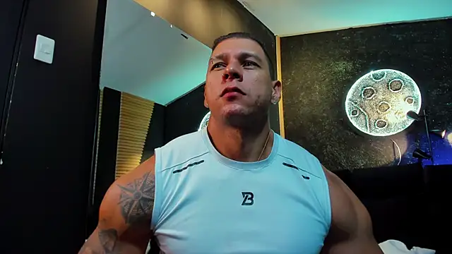 MassimoWalton2 online show from January 9, 2025, 5:44 am