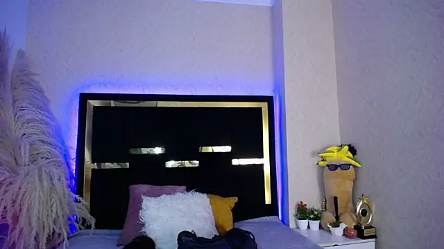 Snapshot of Bunny_O chatting on October 4, 2025, 8:43 pm Bunny O online show from October 4, 2025, 8:43 pm