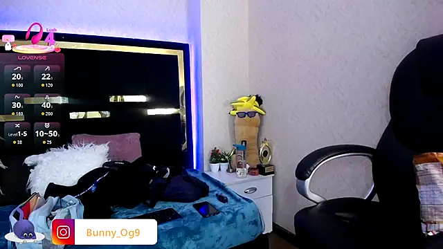 Snapshot of Bunny_O chatting on September 12, 2025, 8:19 pm Bunny O online show from September 12, 2025, 8:19 pm