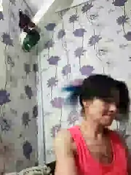 Snapshot of SweetLeila40 chatting on February 11, 2025, 2:14 am SweetLeila40 online show from February 11, 2025, 2:14 am