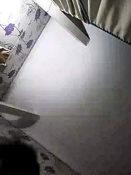 Snapshot of SweetLeila40 chatting on February 12, 2025, 1:19 am SweetLeila40 online show from February 12, 2025, 1:19 am