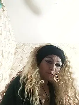 Snapshot of SweetLeila40 chatting on January 14, 2026, 10:35 pm SweetLeila40 online show from January 14, 2026, 10:35 pm