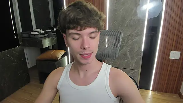 Snapshot of calvin_love_you chatting on June 7, 2026, 5:07 pm calvin love you online show from June 7, 2026, 5:07 pm