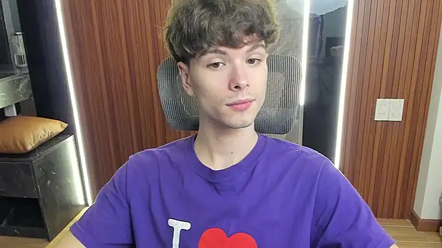 Snapshot of calvin_love_you chatting on April 19, 2026, 6:10 pm calvin love you online show from April 19, 2026, 6:10 pm