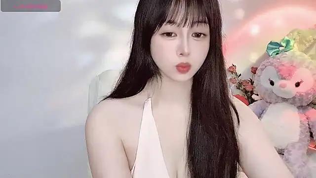 Lydia 170 online show from June 17, 2026, 8:19 pm