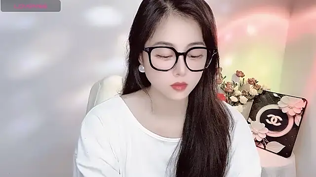 Lydia 170 online show from June 15, 2026, 8:08 pm