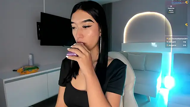 millieskinny  online show from October 12, 2025, 12:01 am