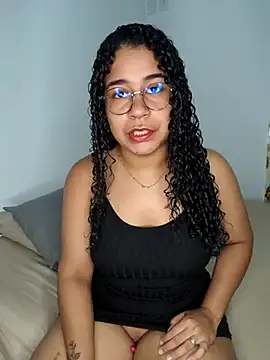 Snapshot of VitoriaFernandes chatting on February 17, 2025, 1:44 pm VitoriaFernandes online show from February 17, 2025, 1:44 pm