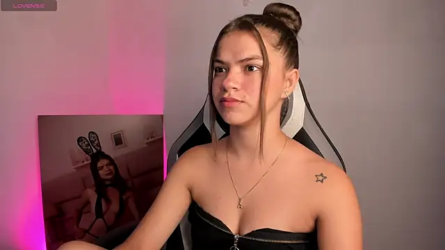 Snapshot of PaigeJayden chatting on April 29, 2026, 12:26 am PaigeJayden online show from April 29, 2026, 12:26 am