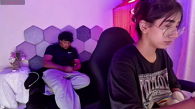 Horny tgn online show from April 12, 2026, 6:33 pm