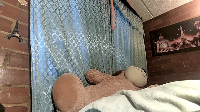 ValeriaLacrozee online show from January 13, 2026, 9:30 pm