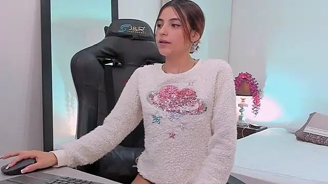 Snapshot of sofiarouge chatting on March 20, 2025, 9:02 pm sofiarouge online show from March 20, 2025, 9:02 pm