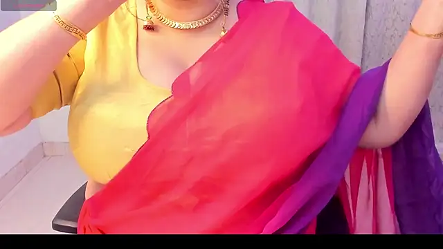 Snapshot of Gulabi_Queen chatting on November 2, 2025, 5:29 pm Gulabi Queen online show from November 2, 2025, 5:29 pm