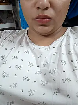 Snapshot of Myloveurvi chatting on June 12, 2026, 7:33 pm Myloveurvi online show from June 12, 2026, 7:33 pm