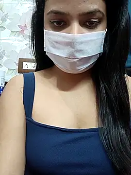 Myloveurvi online show from April 12, 2026, 6:11 pm