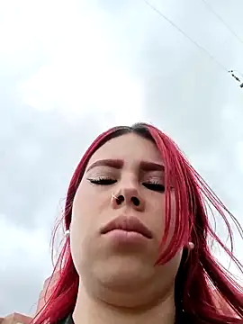 aurora sky11 online show from October 8, 2025, 3:24 pm