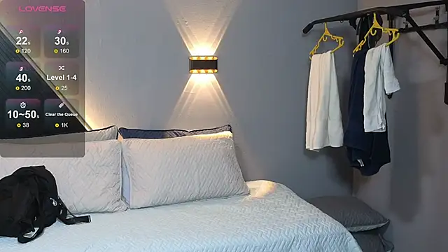 Laia and Aloby online show from February 10, 2026, 10:20 pm