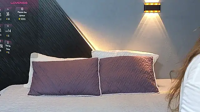 Laia and Aloby online show from March 7, 2026, 10:15 pm