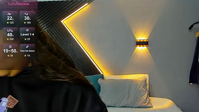 Laia and Aloby online show from March 30, 2026, 10:11 pm