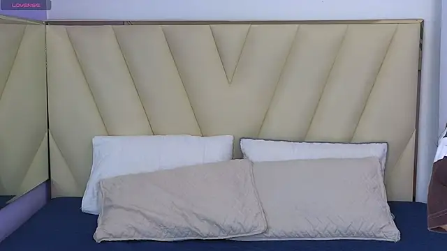 Laia and Aloby online show from February 4, 2026, 10:05 pm