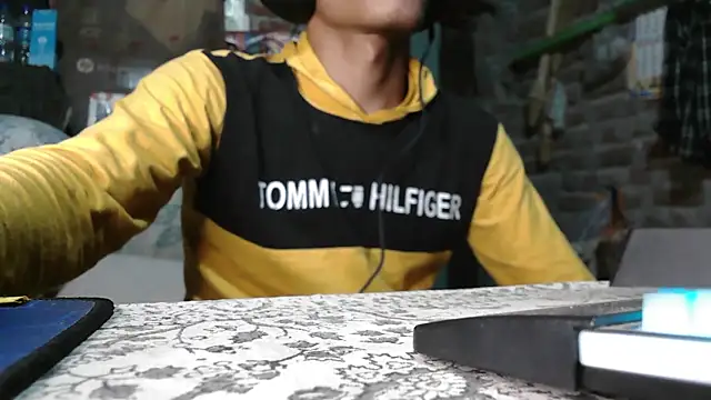 Dreamdaze2025 online show from April 9, 2026, 6:25 pm