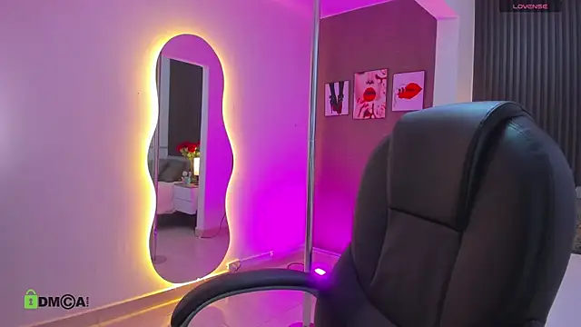 natasha  jackson online show from April 10, 2026, 12:12 pm