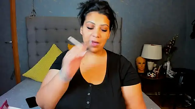 AmyCubes online show from March 22, 2026, 4:05 am