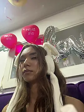 Snapshot of Nikol_Rang__ chatting on February 18, 2025, 7:21 am Nikol Rang online show from February 18, 2025, 7:21 am