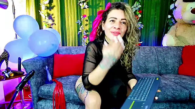 oriana thomson2 online show from February 24, 2025, 6:38 am