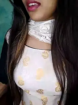 Sreya213 online show from January 13, 2025, 6:38 pm