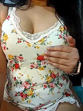 Rina777o online show from April 9, 2026, 1:29 am