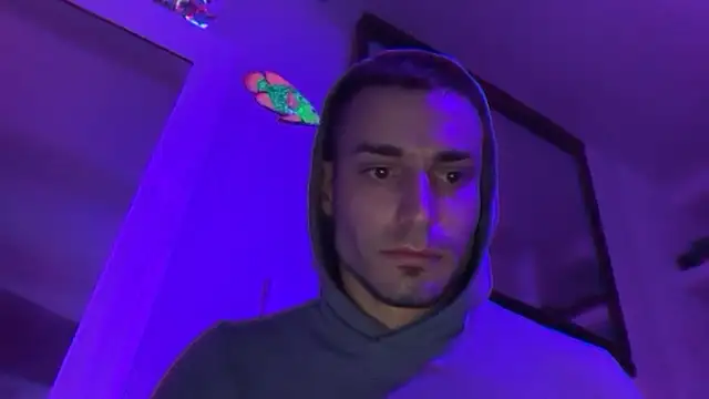 Snapshot of hot_shot_13 chatting on November 6, 2025, 3:43 am hot shot 13 online show from November 6, 2025, 3:43 am