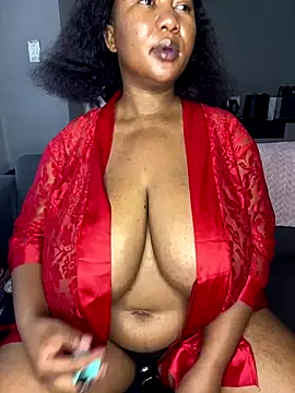 Snapshot of MayaPassion chatting on December 15, 2025, 4:07 am MayaPassion online show from December 15, 2025, 4:07 am