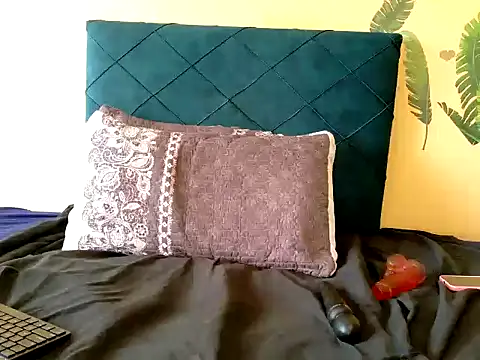 Snapshot of chloechrome chatting on September 20, 2025, 1:27 pm chloechrome online show from September 20, 2025, 1:27 pm