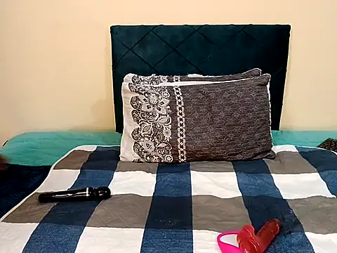 Snapshot of chloechrome chatting on March 21, 2025, 5:23 pm chloechrome online show from March 21, 2025, 5:23 pm