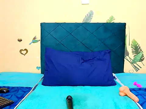 Snapshot of chloechrome chatting on October 9, 2025, 7:14 pm chloechrome online show from October 9, 2025, 7:14 pm