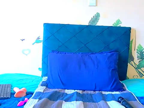 Snapshot of chloechrome chatting on November 8, 2025, 1:47 pm chloechrome online show from November 8, 2025, 1:47 pm