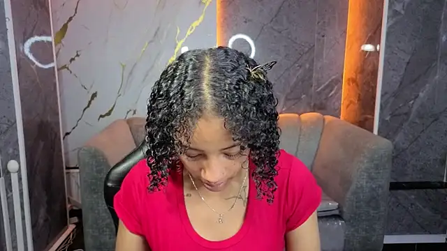 Snapshot of Violeth_b chatting on February 19, 2026, 12:46 pm Violeth b online show from February 19, 2026, 12:46 pm